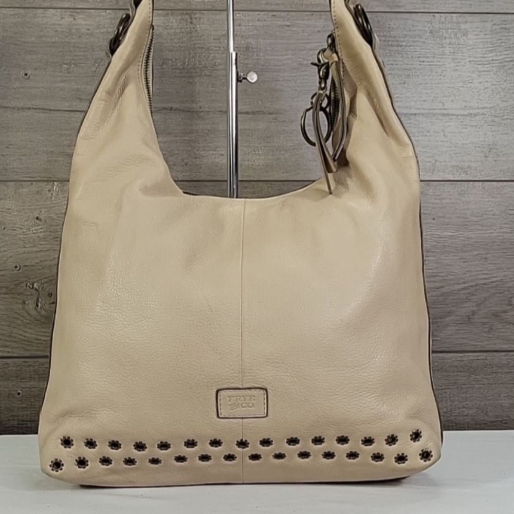 Frye and Co. Beige Leather‎ Shoulder Bag.